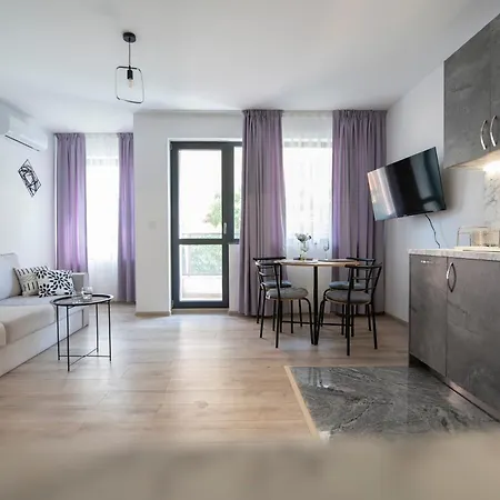 By The River 5 * 普罗夫迪夫