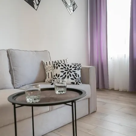 By The River 5 公寓 *