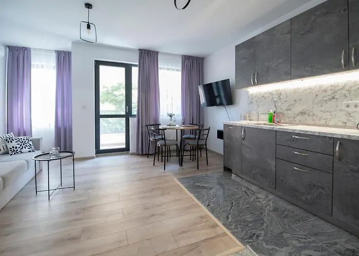 By The River 5 * 普罗夫迪夫